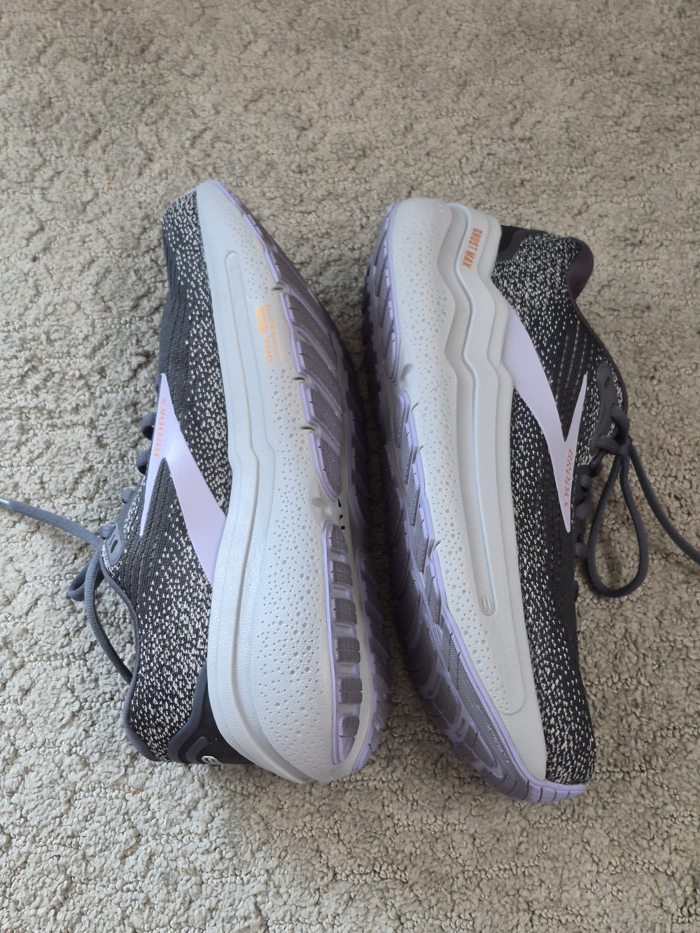 Brooks Women’s Ghost Max 2 Gray and Lavender Size 7.5B - Picture 6 of 9